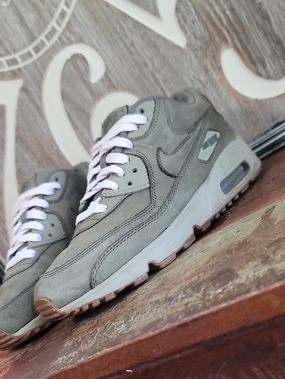 Nike Air Max 90 Winter Premium "Medium Olive/Pink" Wmns 6.5, Good Condition - Picture 5 of 16
